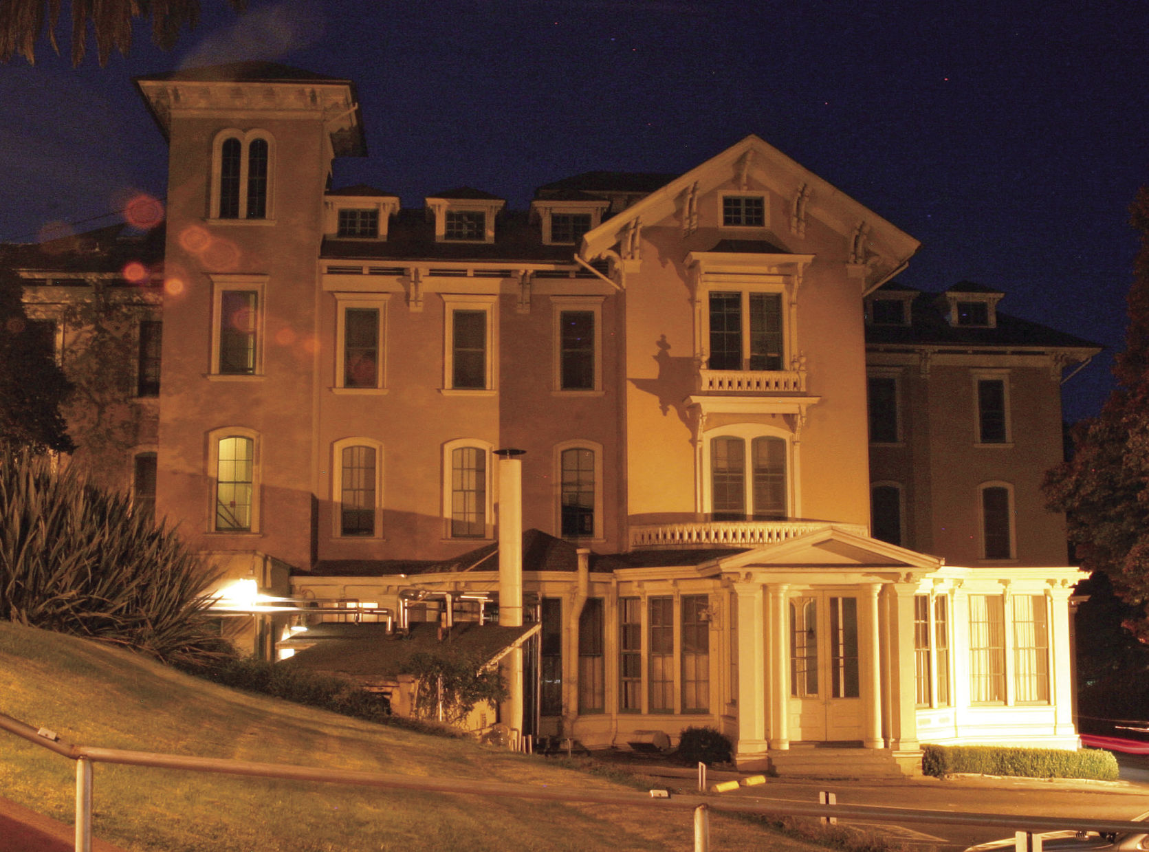 Ralston Hall